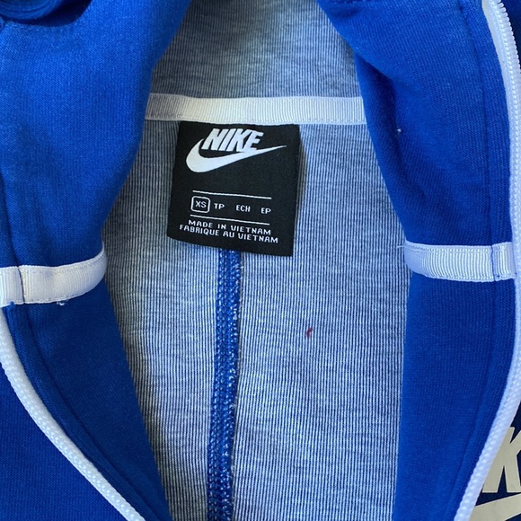 Women’s Nike Tech Fleece - Picture 5 of 6